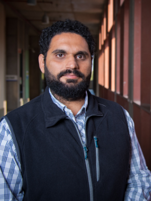 Mazad Zaveri, Associate Professor | Ahmedabad University