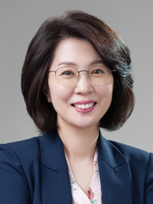 Jeongmi Lee