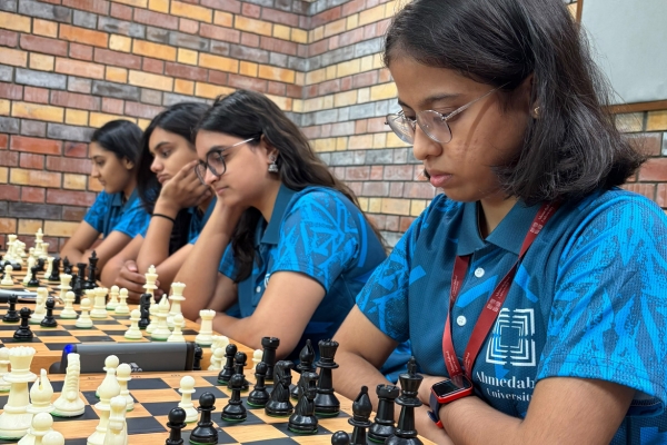 Women’s Chess Team Wins Gold